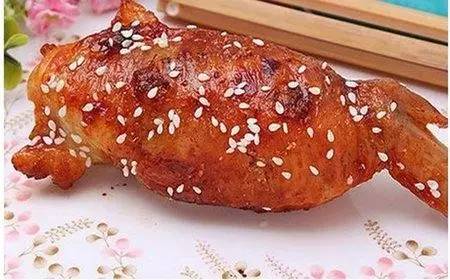 如何自己在家打造美味的鸡翅包饭？