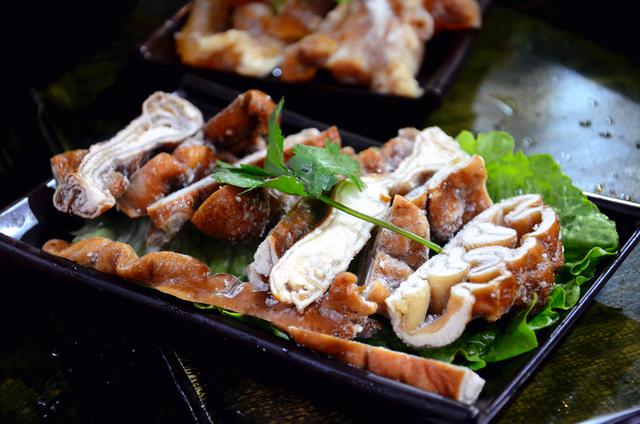 曹疯子老火锅，清新与麻辣的双重体验