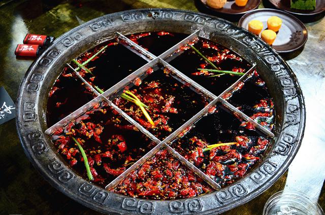 曹疯子老火锅，清新与麻辣的双重体验