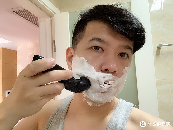 今年34岁，是我用过的体验最好的电动剃须刀--松下朗达系列体验