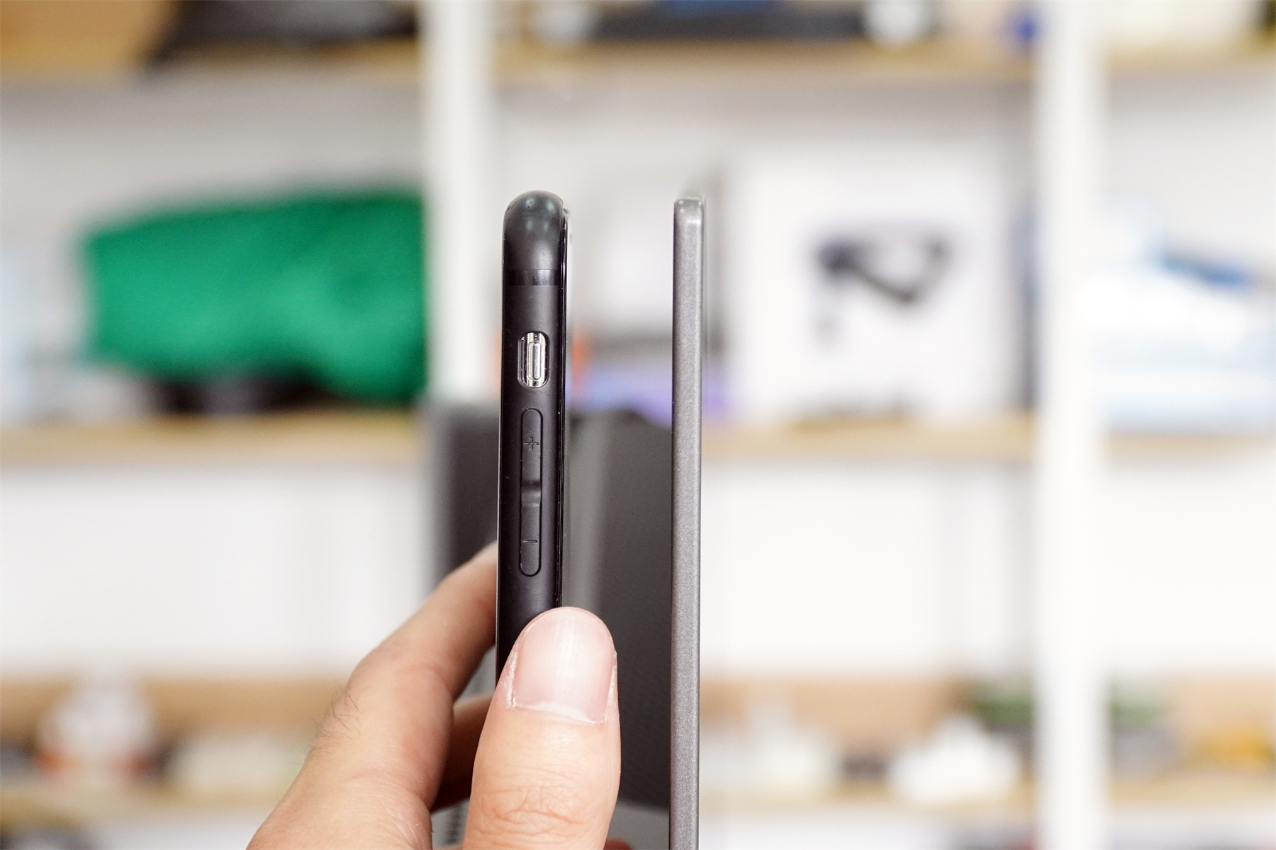 创维G90 OLED显示器评测，一键开启双系统，显示效果起飞