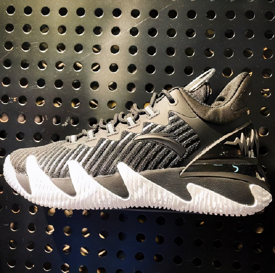 安踏有点意思！多款休闲鞋颜值高，新篮球鞋霸气侧漏，设计有提高