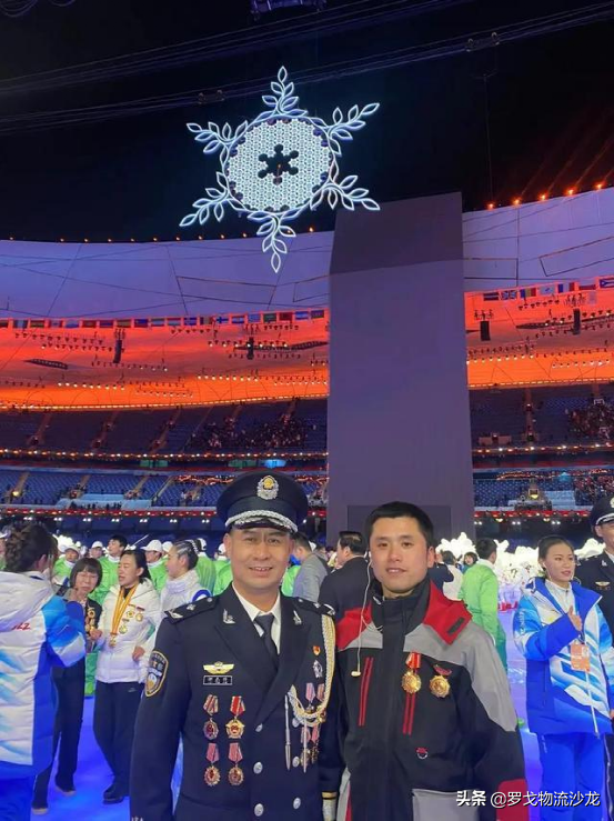 ​一大批冰墩墩到货啦！冬奥物流如何圆梦“一户一墩”？