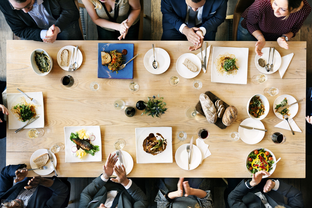 加盟连锁餐饮赚钱就容易？只投钱无需经验很快回本，有这便宜事？