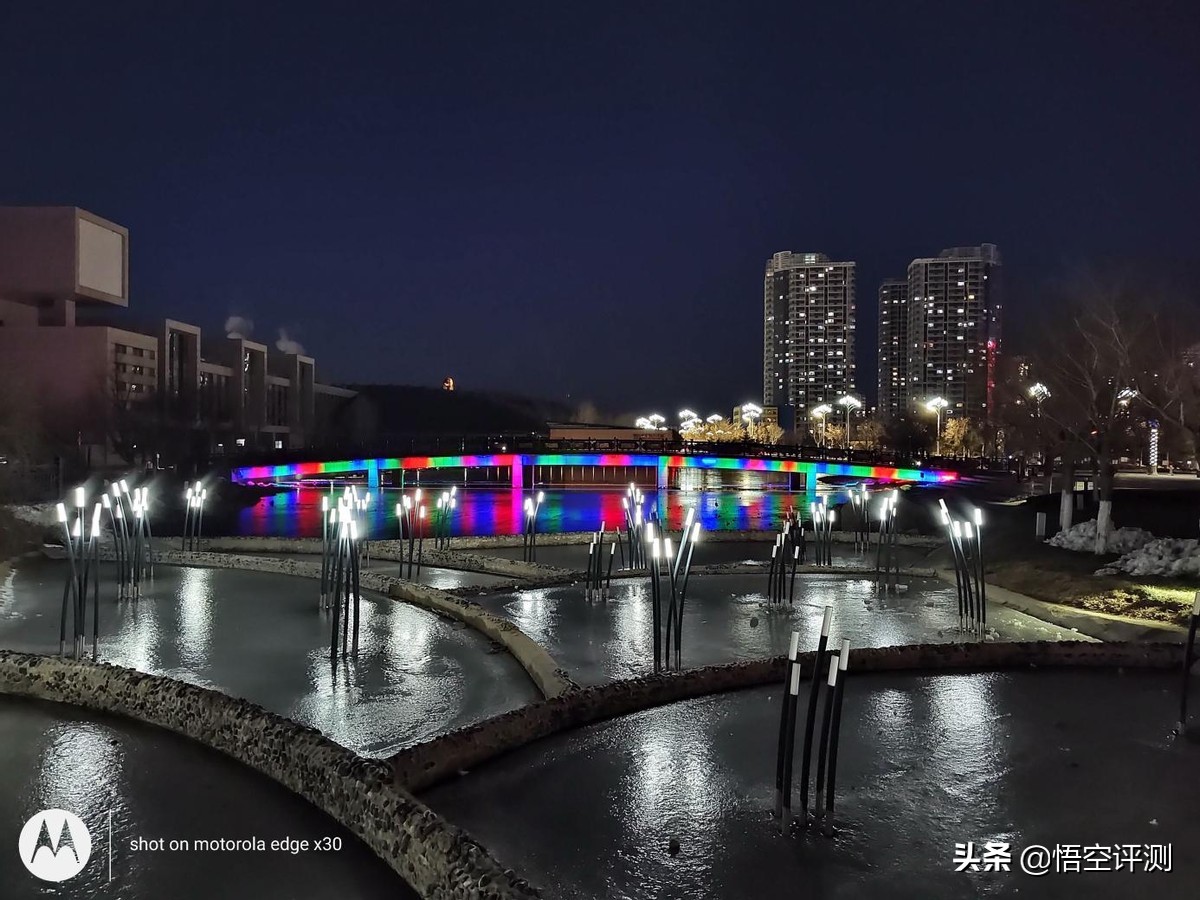 摩托罗拉egde X30深度评测：或是最便宜骁龙8旗舰手机，真的值吗？