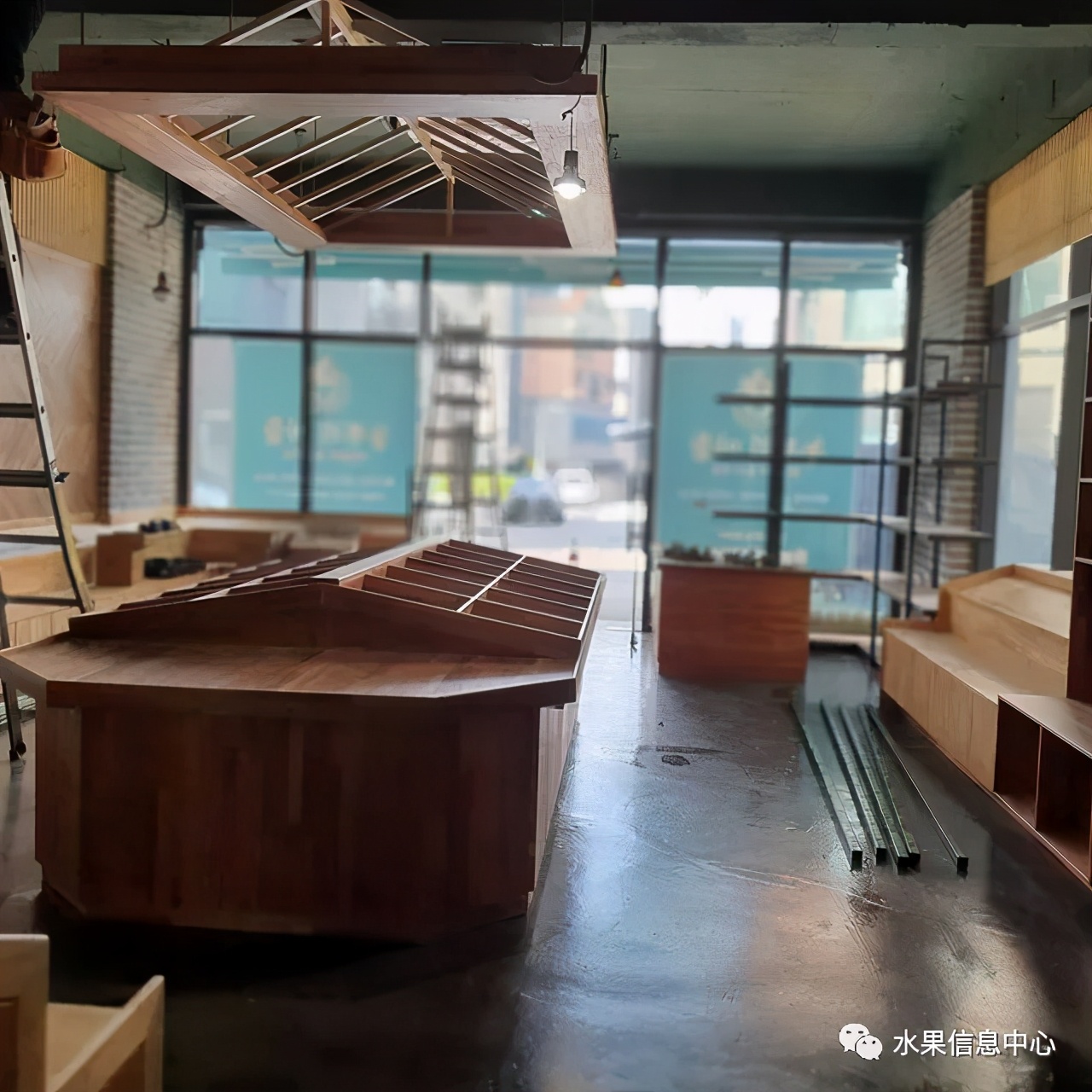 开水果店到底是自己开店好，还是加盟好？