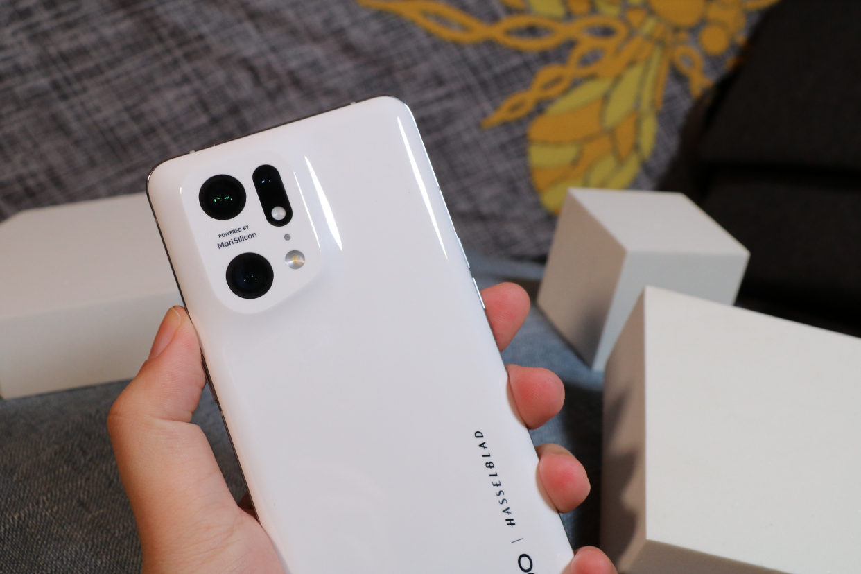 OPPO Find X5 Pro开箱：自研芯片+极致外观，不愧是颜值天花板