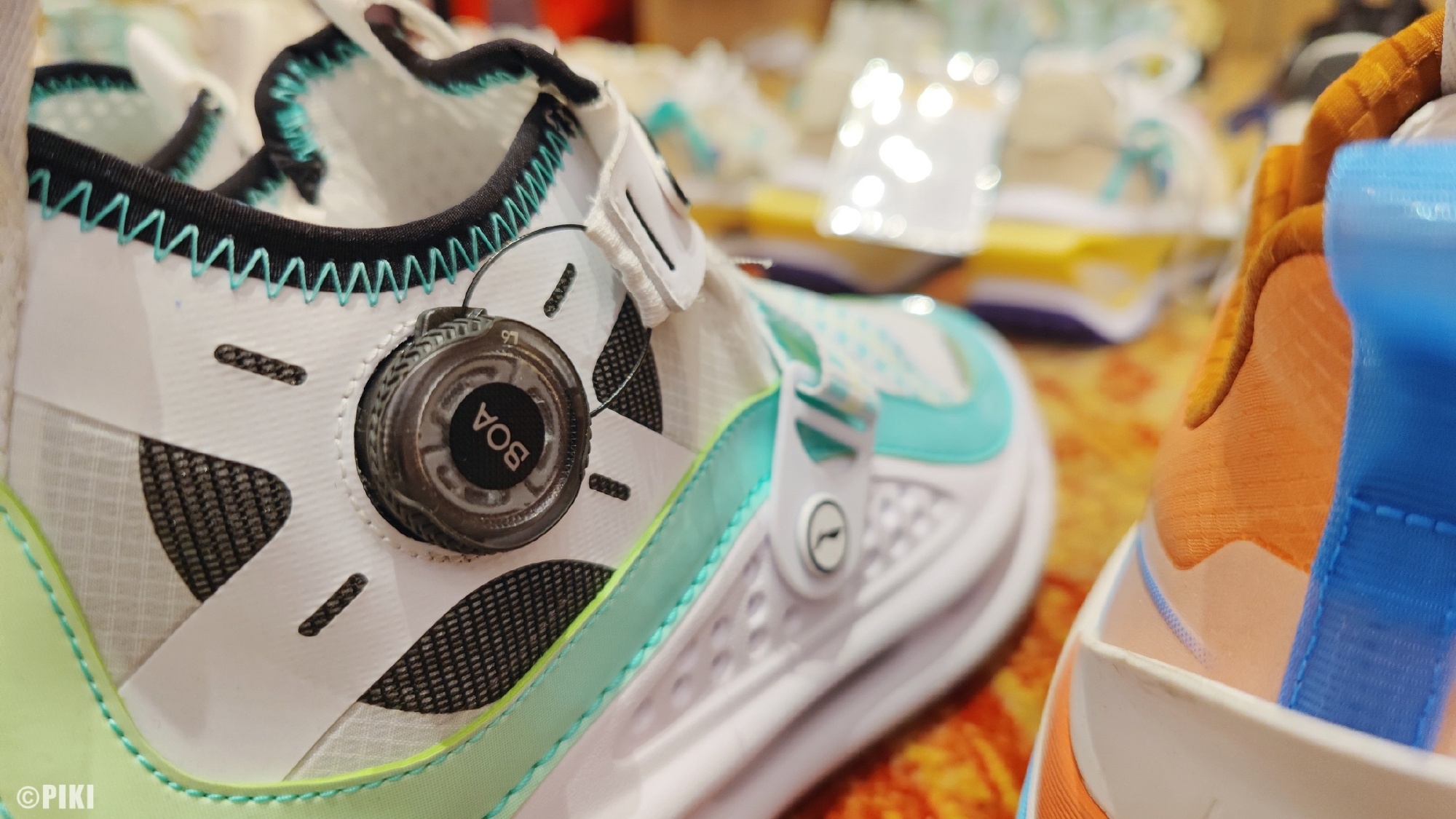 李宁又去走秀了！韦德9代休闲版曝光，烈骏6代来袭，产品很惊艳