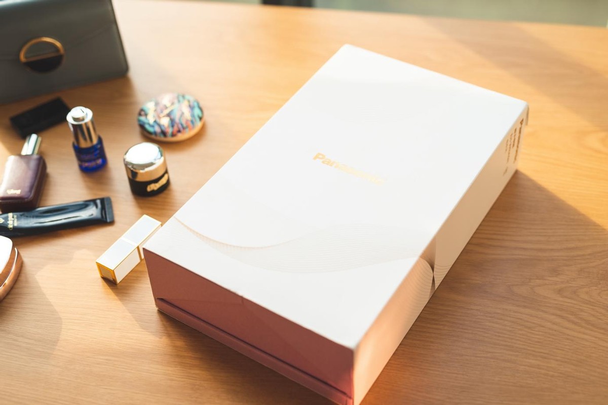 吹风机不就是吹干头发吗？不是！松下纳诺怡吹风机