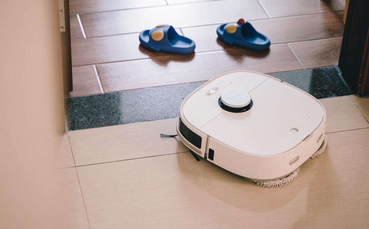 扫拖洗烘，一步到位：美的智能扫拖机器人W11体验