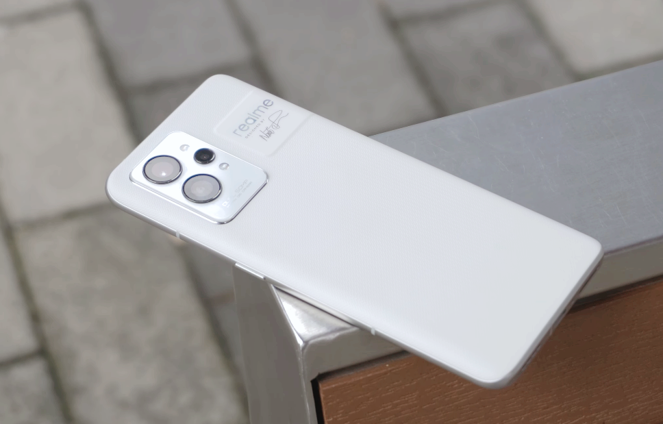 追求高性能的同时，还想要长续航？目前这4款手机可以轻松做到