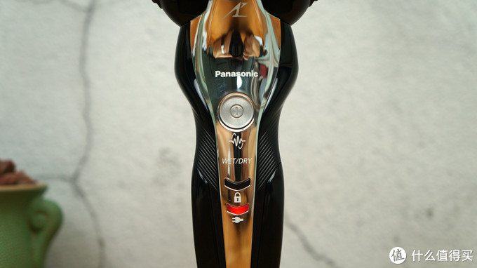 今年34岁，是我用过的体验最好的电动剃须刀--松下朗达系列体验
