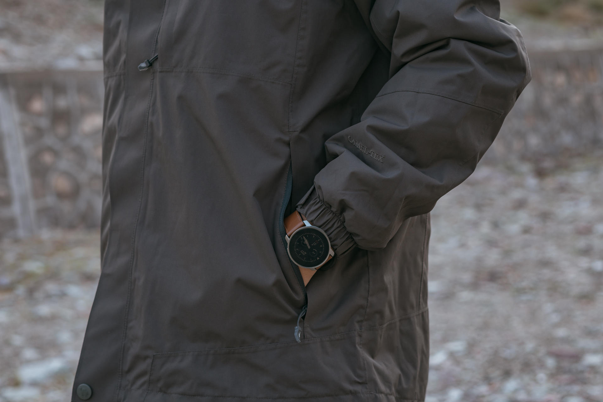 防风又防雨，出门还保暖！CAMEL骆驼冲锋衣体验