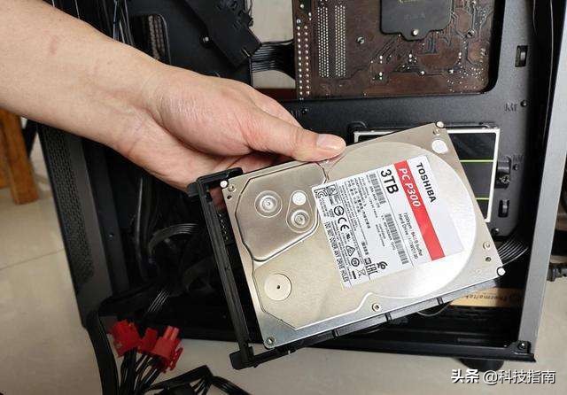 给电脑装系统，硬盘的主分区和逻辑分区要分清