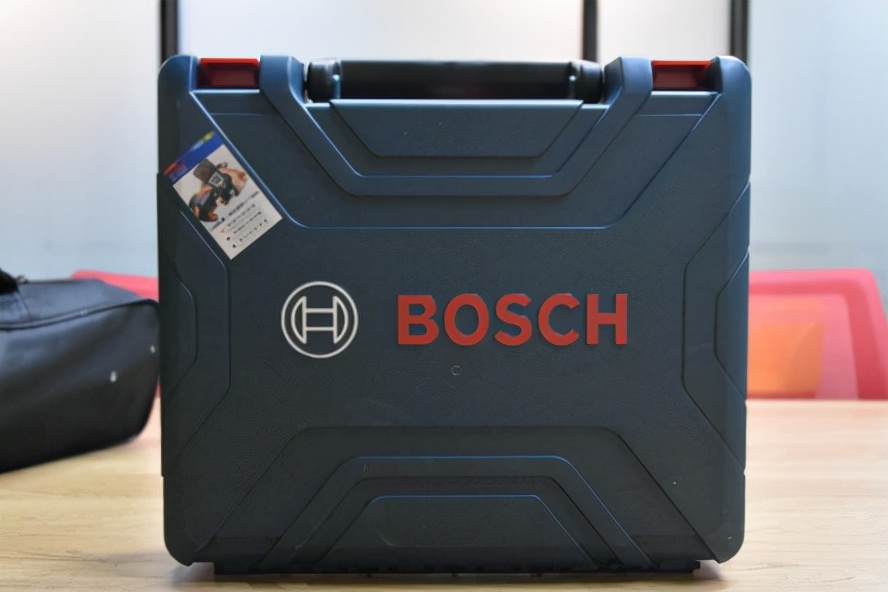 博世手电钻拆解：“十八般武艺”安装更易