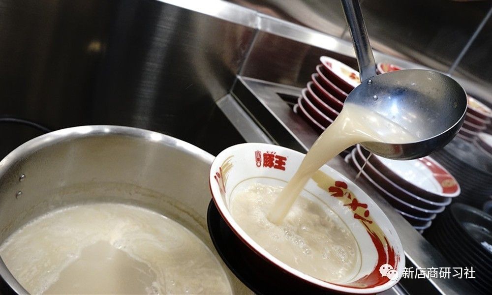 只卖4款面的豚王，为什么能缔造香港拉面神话？