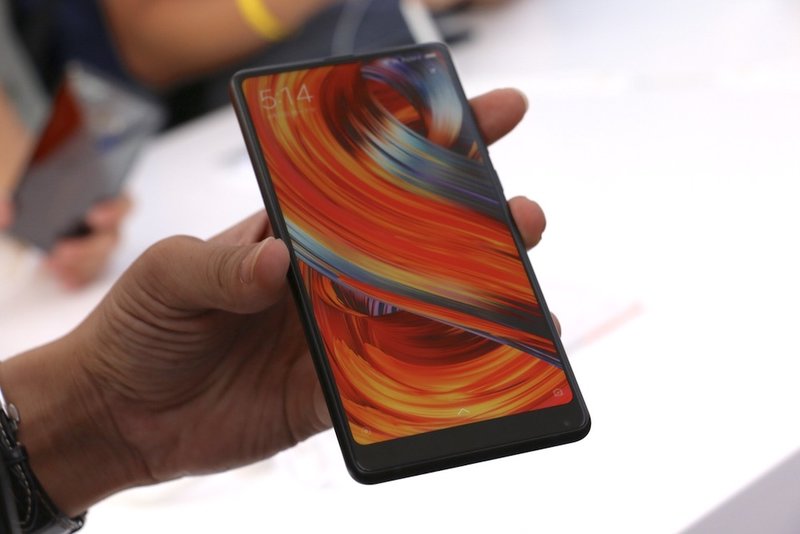 一次向完美的小步探索：小米MIX 2上手体验