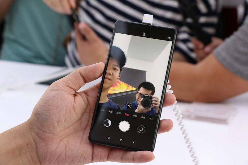 一次向完美的小步探索：小米MIX 2上手体验