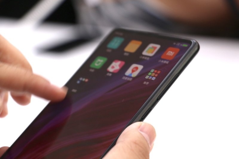 一次向完美的小步探索：小米MIX 2上手体验