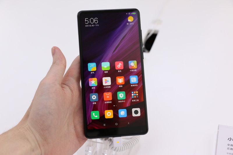 一次向完美的小步探索：小米MIX 2上手体验