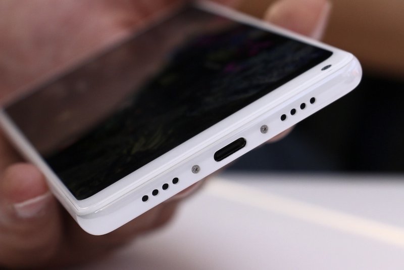 一次向完美的小步探索：小米MIX 2上手体验