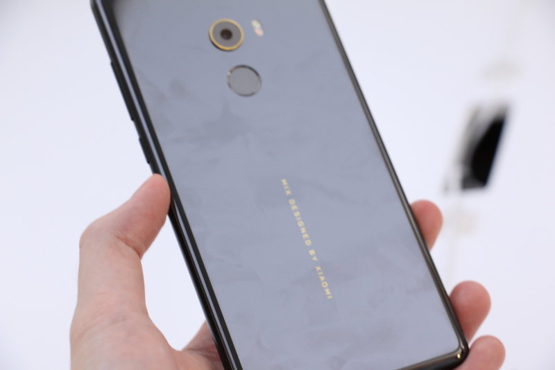 一次向完美的小步探索：小米MIX 2上手体验