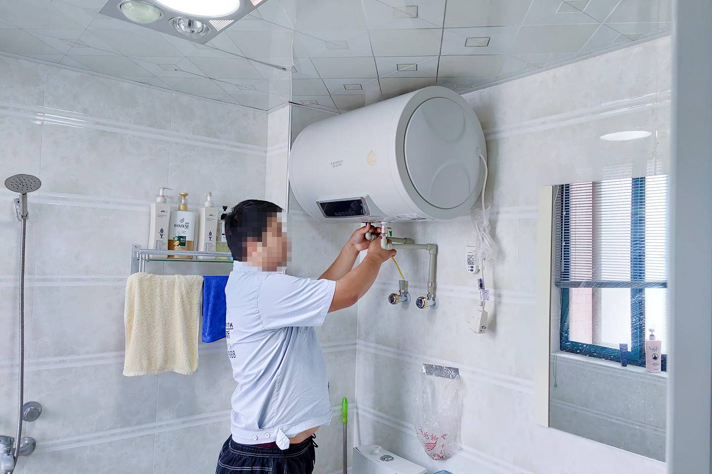 装电热水器不怕空间小？史密斯E60VDD-C电热水器使用详解