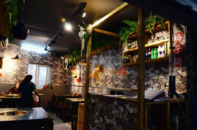 曹疯子老火锅，清新与麻辣的双重体验