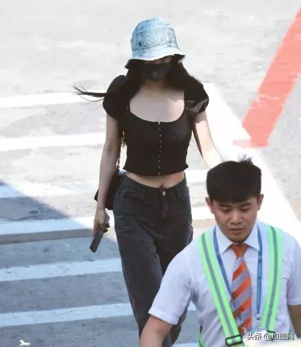 新晋爆红品牌“茶未里”：以果蔬入茶，年轻人追捧的新茶饮