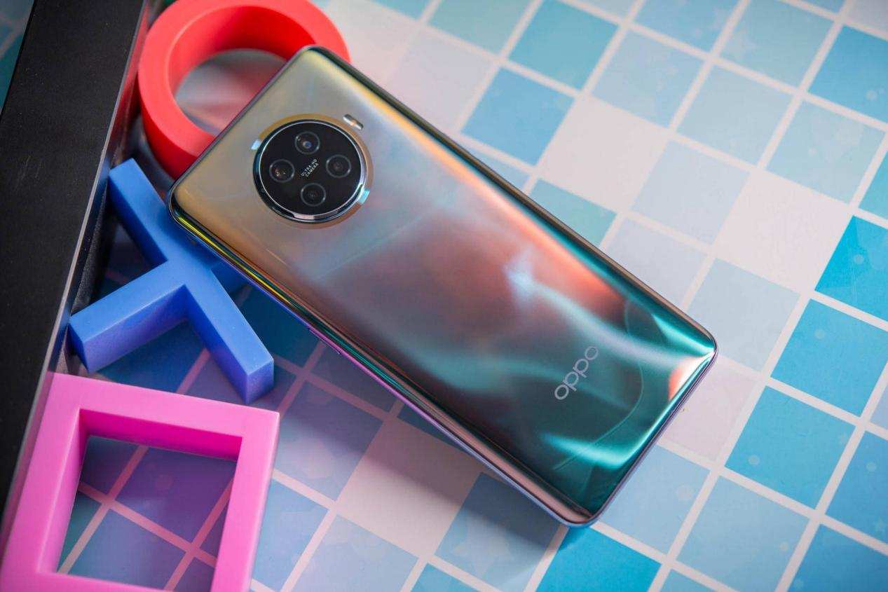 带NFC+无线充中端旗舰，目前市面上只有这两款，性价比很高