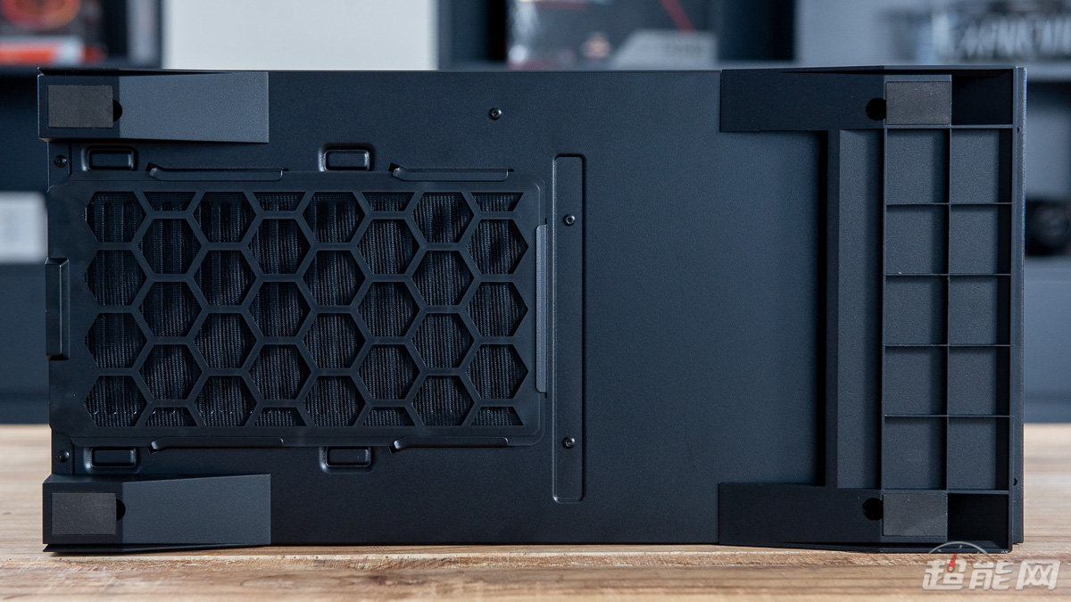 先马黑洞X机箱评测：安静又好用的高性价比之选