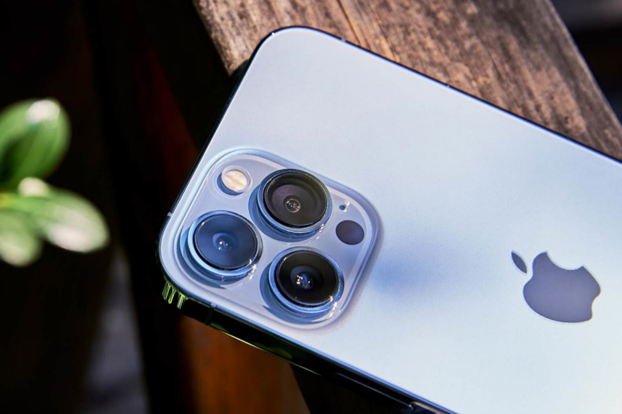 最新手机销量排名TOP10：荣耀逆袭升至第一，苹果包圆高端市场