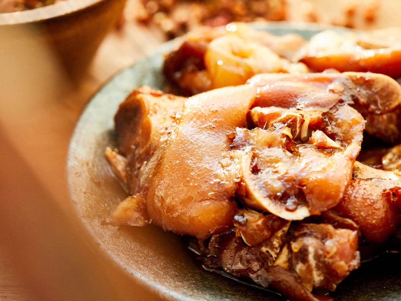 乌鲁木齐这几家餐厅，卤猪蹄香得过分了！