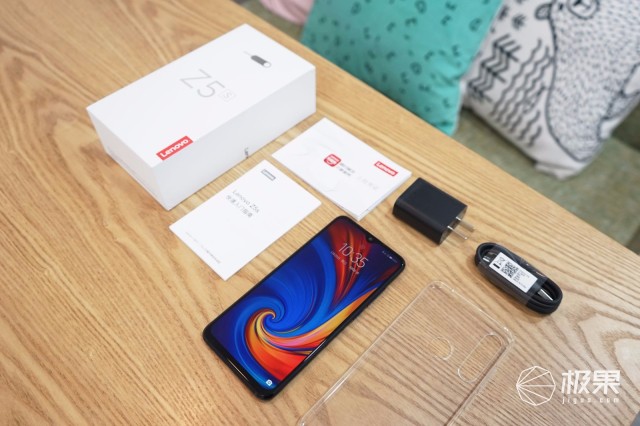 联想Z5s全面屏体验：三摄加持拍照很强，性价比十足！