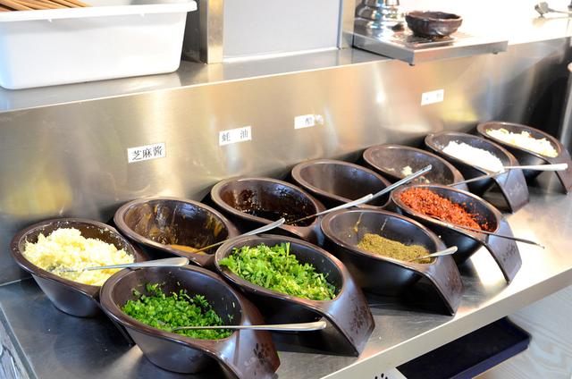 曹疯子老火锅，清新与麻辣的双重体验