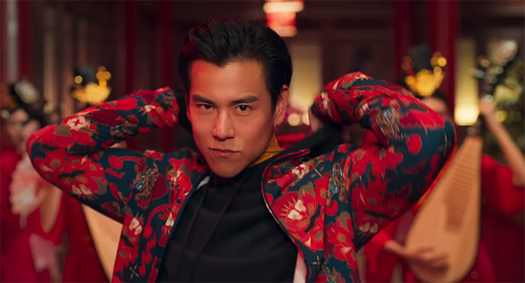 阿迪新春款秒杀我！易烊千玺和彭于晏穿同款，我竟无法评判谁更帅