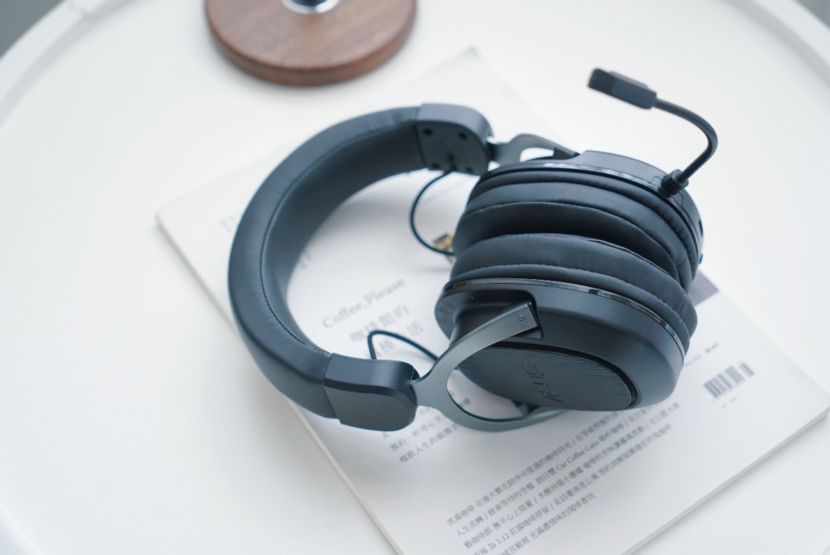 颜值惊艳性能强劲的游戏耳机华硕TUFGAMING电竞特工H3无线版评测