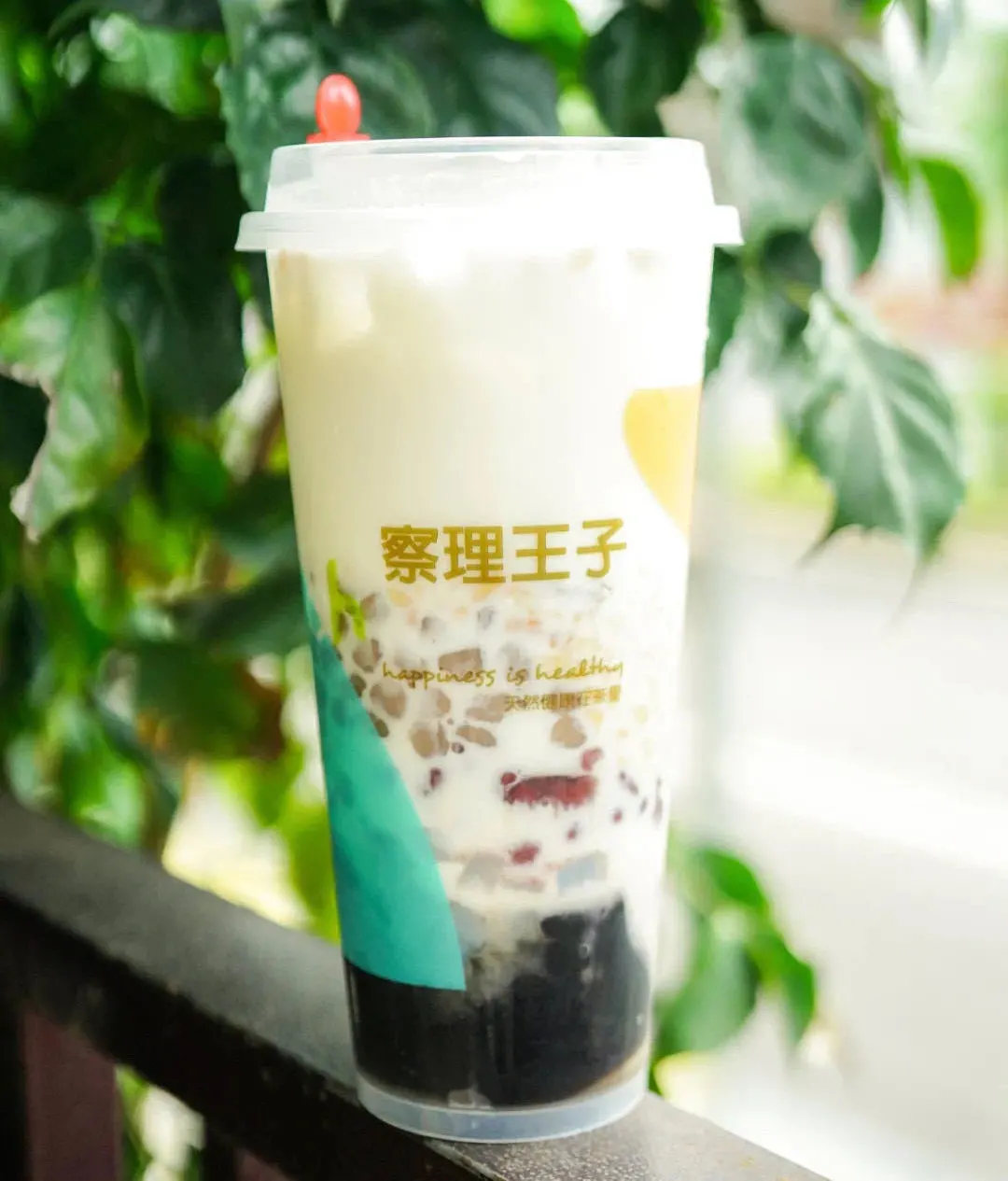 12㎡奶茶店年利润80万 独创泡茶技艺 察理王子如何破解“价格战”