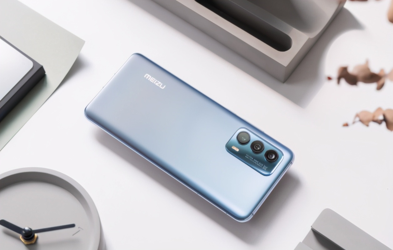 盘点五款“轻薄”手机：最轻133g，最薄6.81mm，长时间握持无负担