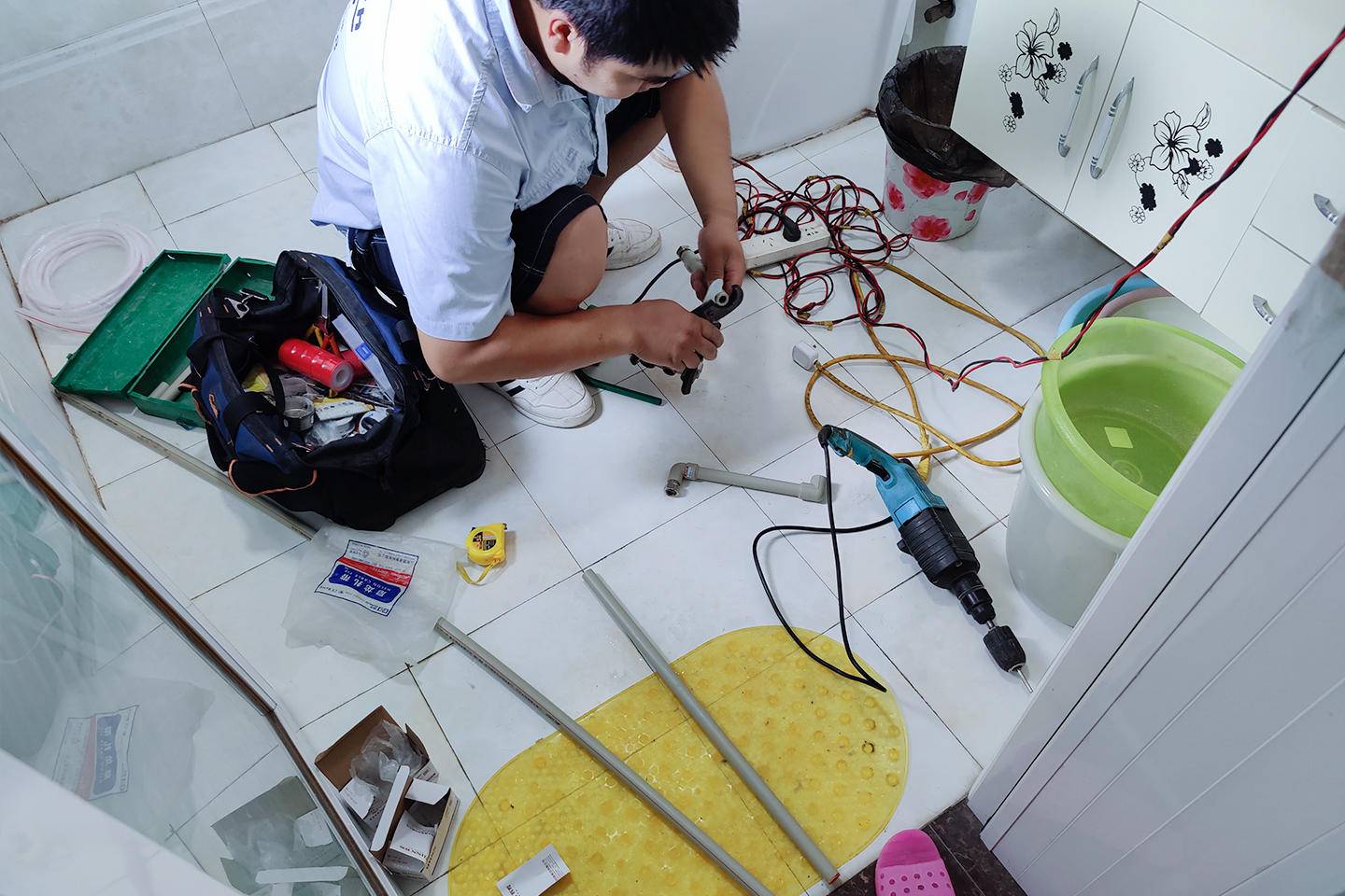 装电热水器不怕空间小？史密斯E60VDD-C电热水器使用详解