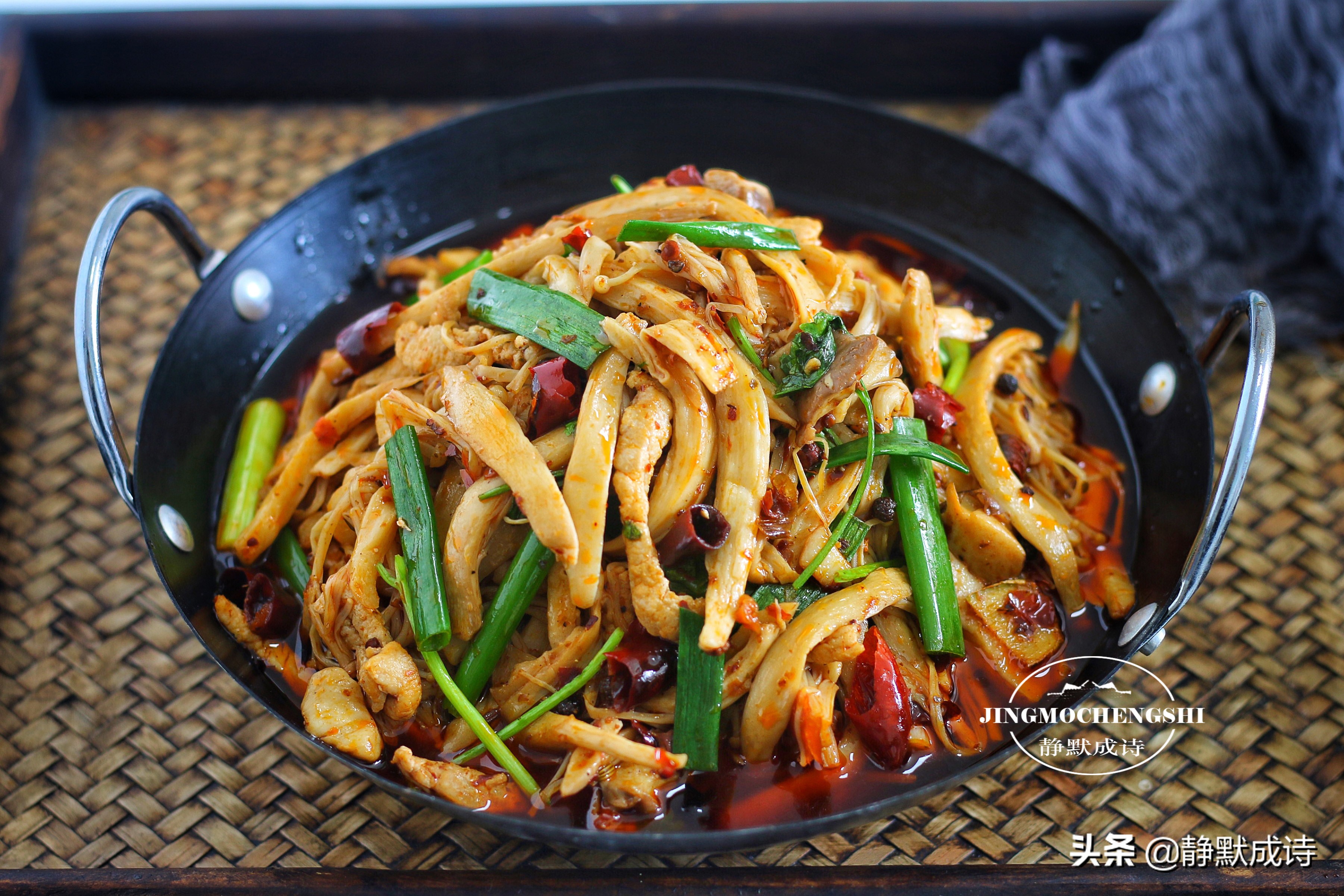 想吃麻辣香锅在家就能做，简单几步，比饭店的好吃，价格只有一半