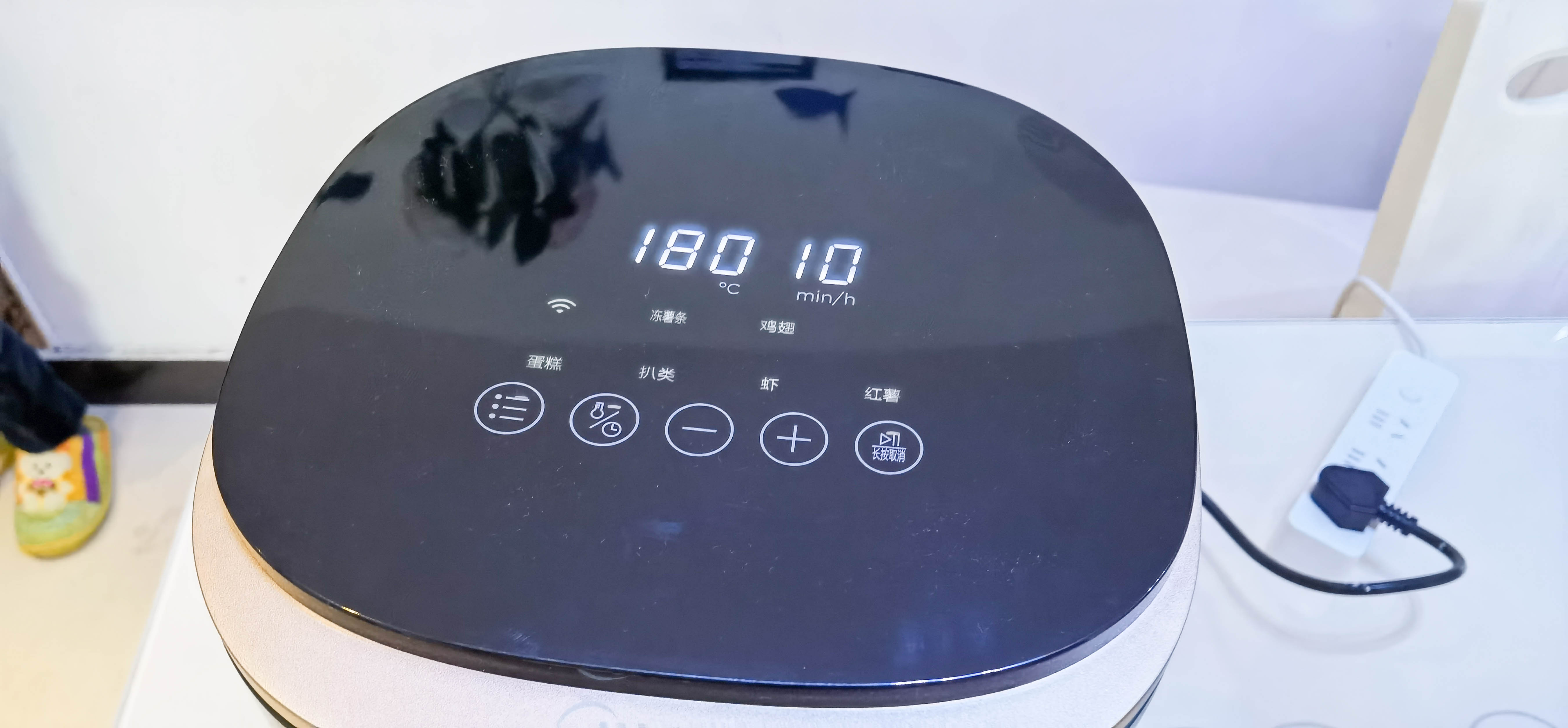 好看又好用，WIFI互联不太实用的美的空气炸锅