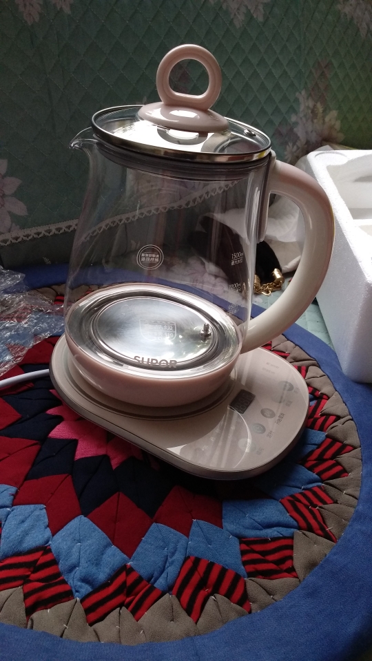 苏泊尔养生壶，可以集蒸蛋，烧水，煮粥，煮鸡蛋，熬汤于一体