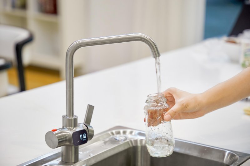 美的净水器产品怎么样？健康用水新主张，净饮热水一机享，质量佳