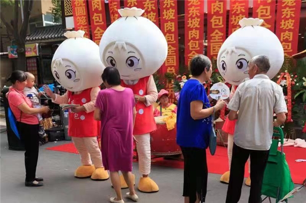 秘制配方、精选馅料——正宗“圆笼东坡肉包”引领早餐风尚