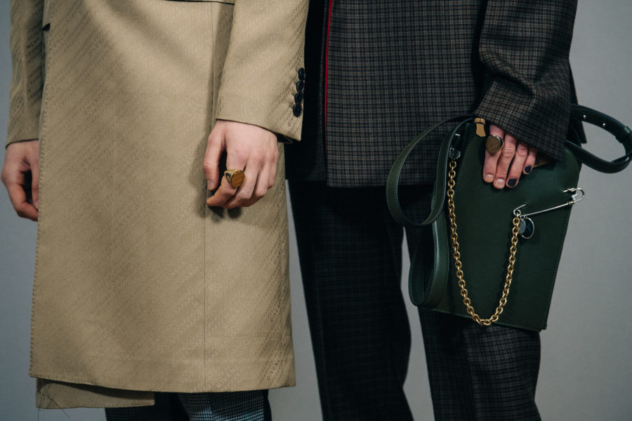 纪梵希（Givenchy）2020/21秋冬男装细节｜迎风独立的俊雅