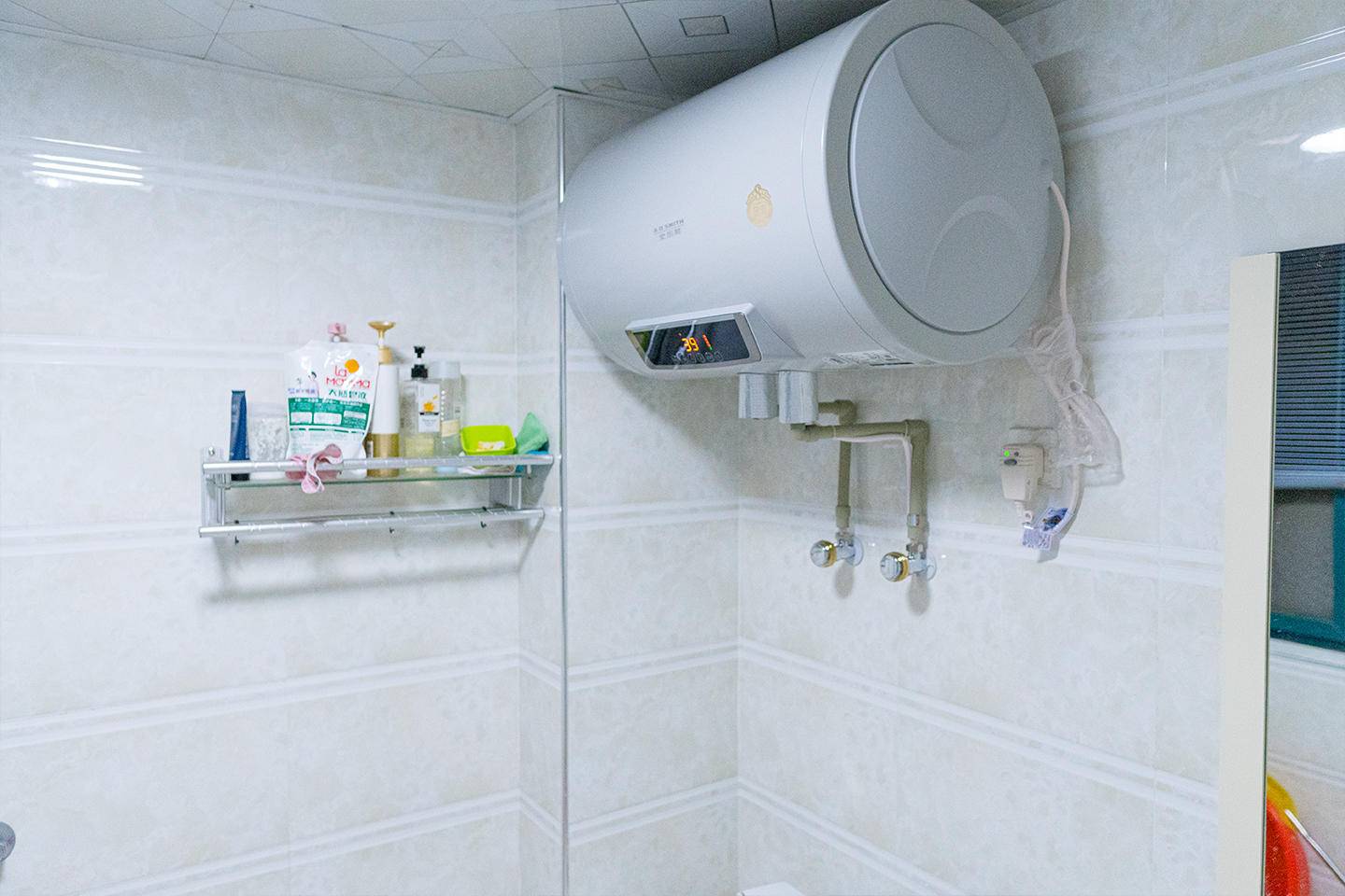 装电热水器不怕空间小？史密斯E60VDD-C电热水器使用详解