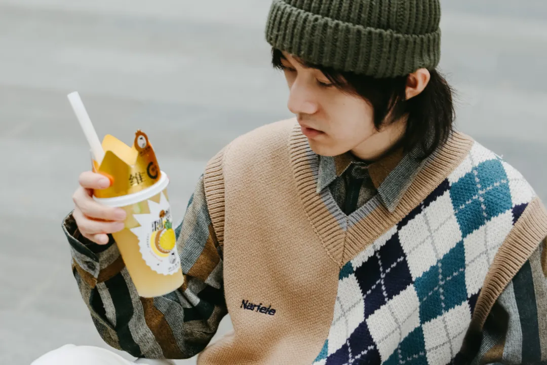 挖到一杯「刺梨鲜果茶」，小众水果居然这么火？