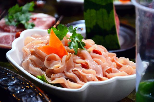 曹疯子老火锅，清新与麻辣的双重体验