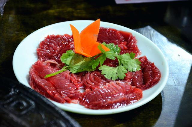 曹疯子老火锅，清新与麻辣的双重体验